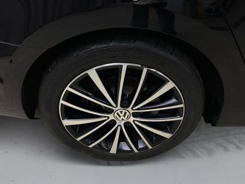 Used 2016 Volkswagen Jetta Sport w/ Lighting Package FWD image 17