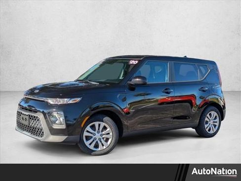 Used 2020 Kia Soul LX image 1