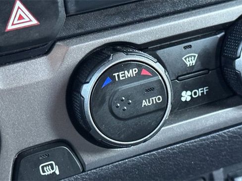 Used 2022 Toyota Tacoma Limited image 29