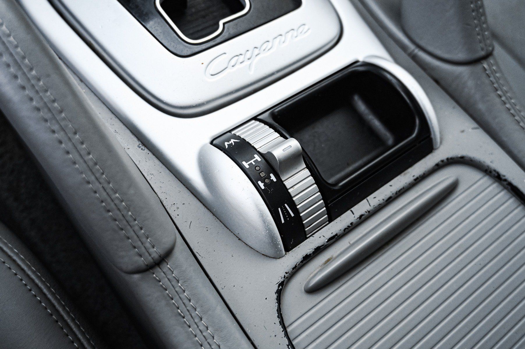 Used 2004 Porsche Cayenne S AWD/4WD image 23