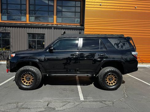 Used 2018 Toyota 4Runner TRD Off-Road Premium image 2