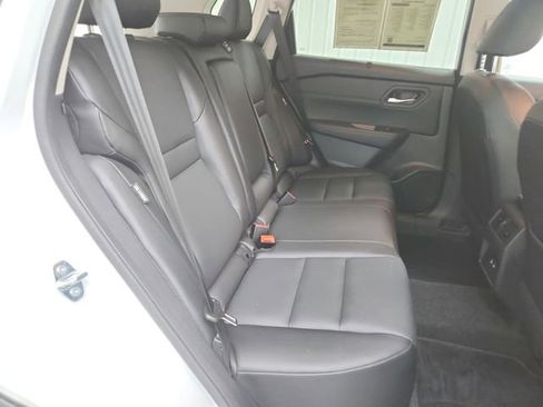 Used 2025 Nissan Rogue SV w/ SV Premium Package FWD image 37