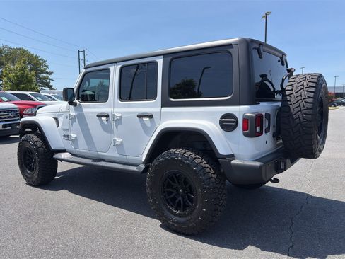 Used 2020 Jeep Wrangler Unlimited Sahara AWD/4WD image 7
