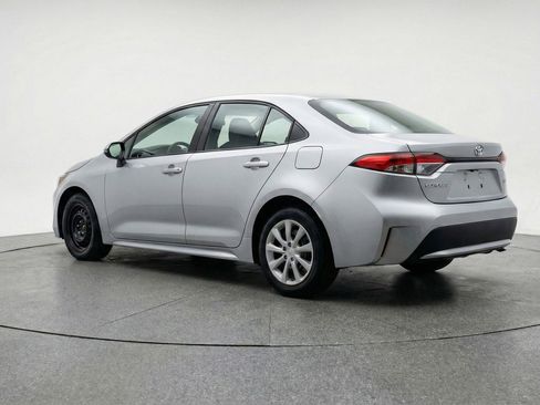 Used 2025 Toyota Corolla LE image 6