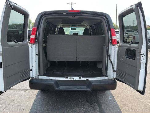 Used 2022 Chevrolet Express 2500 LS RWD image 16
