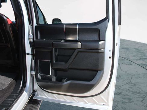 Used 2019 Ford F150 Lariat w/ Equipment Group 502A Luxury AWD/4WD image 25