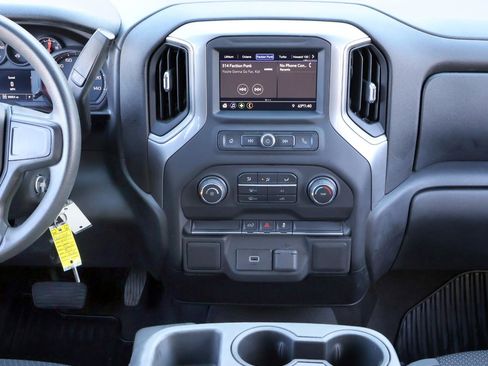 Used 2020 Chevrolet Silverado 1500 Custom w/ Custom Value Package image 17