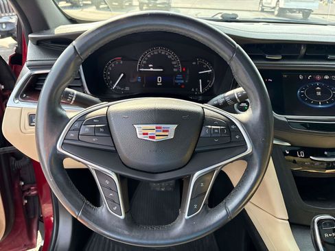 Used 2017 Cadillac XT5 Luxury w/ Driver Awareness Package FWD image 15