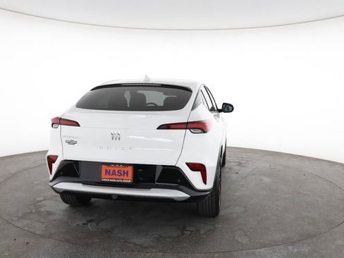 Used 2025 Buick Envista Sport Touring image 11