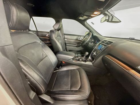 Used 2018 Ford Explorer Limited w/ Equipment Group 301A FWD image 36
