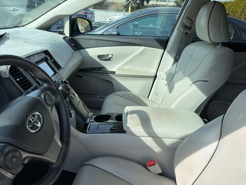 Used 2014 Toyota Venza XLE image 8