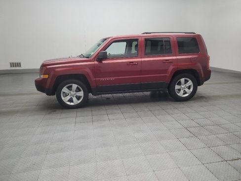 Used 2017 Jeep Patriot Latitude FWD image 2