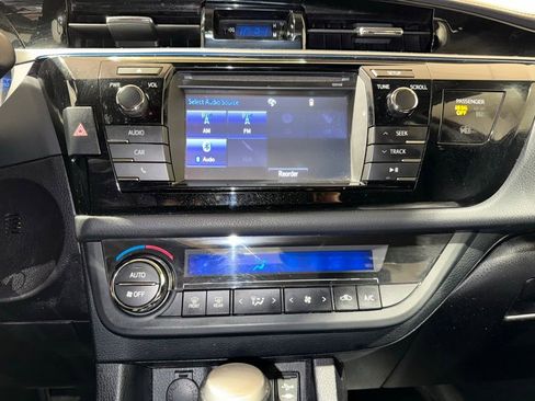 Used 2014 Toyota Corolla S image 25