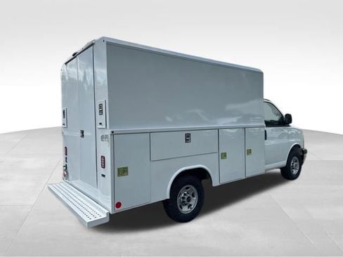 New 2025 GMC Savana 3500 Work Van w/ Power Convenience Package image 4