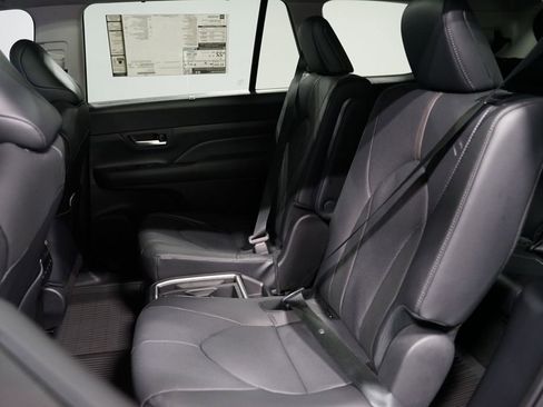 New 2026 Toyota Grand Highlander Platinum image 30