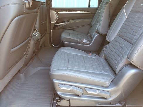 New 2025 Cadillac Escalade ESV Sport Platinum w/ LPO, ONYX Package image 16