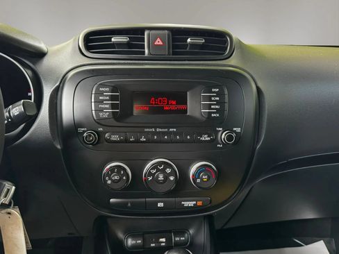 Used 2015 Kia Soul FWD image 20