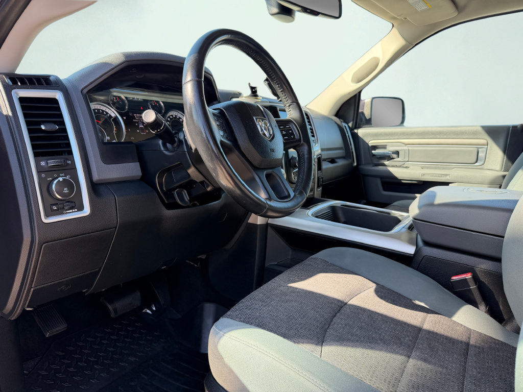 Used 2017 RAM 1500 Classic SLT w/ Luxury Group AWD/4WD image 46