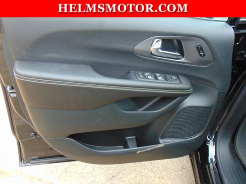 New 2026 Chrysler Pacifica Select FWD image 20