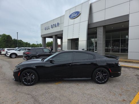 Used 2023 Dodge Charger R/T w/ Blacktop Package RWD image 8