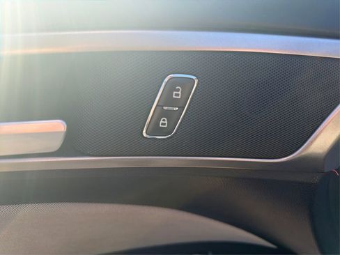 Used 2018 Ford Fusion S image 47