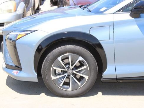 Certified 2023 Lexus RZ 450e Premium w/ Technology Package image 4