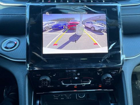 New 2025 Jeep Grand Cherokee L Altitude image 14