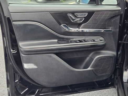 Used 2022 Lincoln Corsair AWD w/ Equipment Group 101A image 18