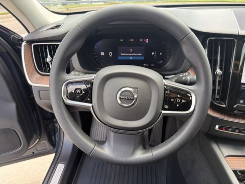 Used 2024 Volvo XC60 B5 Ultimate w/ Protection Package Premier AWD/4WD image 11