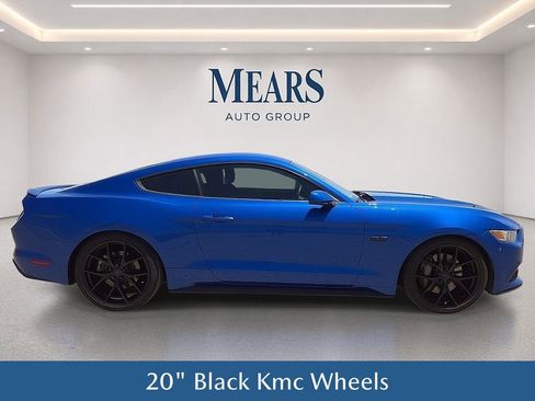 Used 2017 Ford Mustang GT RWD image 7