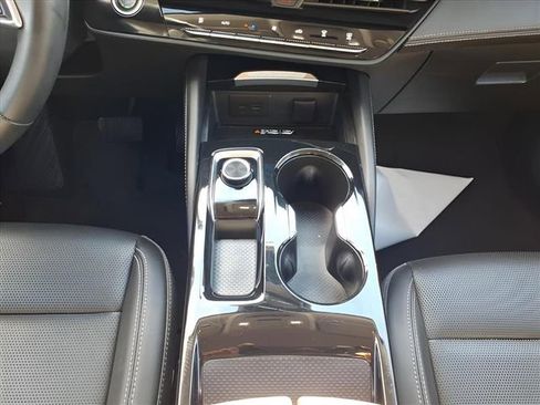 Used 2025 Buick Envision Preferred AWD/4WD image 17