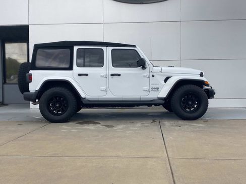 Used 2020 Jeep Wrangler Unlimited Sahara image 3