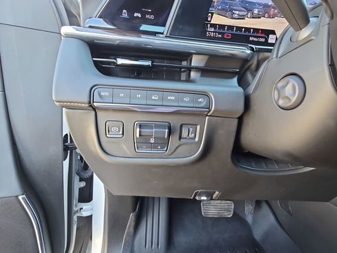 Used 2022 Cadillac Escalade Premium Luxury Platinum image 27