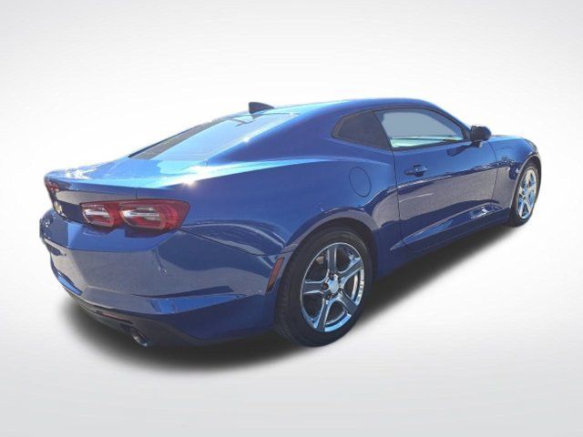 Used 2019 Chevrolet Camaro LT RWD image 3