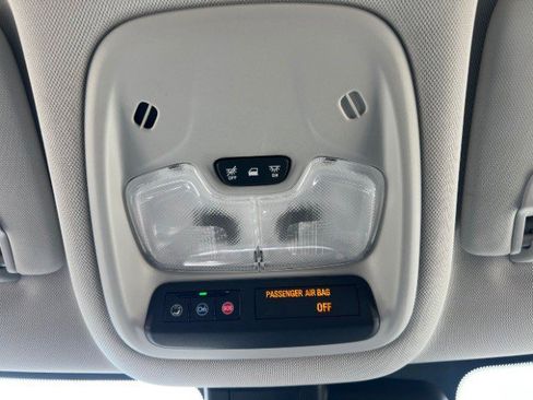 Used 2023 Chevrolet TrailBlazer LS image 35