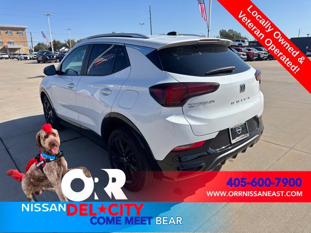 Used 2024 Buick Encore GX Sport Touring AWD/4WD image 3