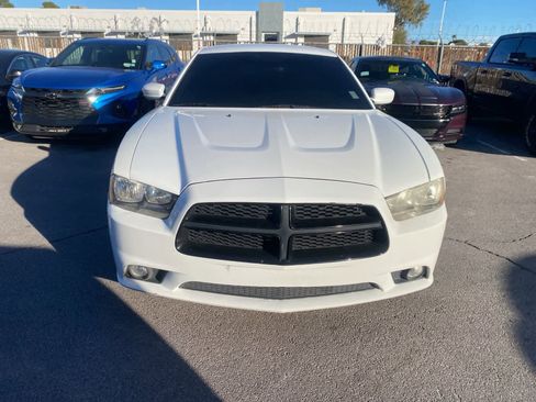 Used 2014 Dodge Charger SXT image 2