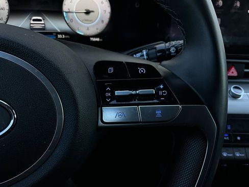 Used 2021 Hyundai Elantra Limited image 37