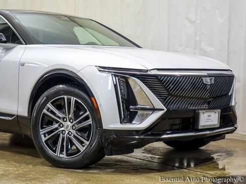 New 2025 Cadillac Lyriq Luxury image 2
