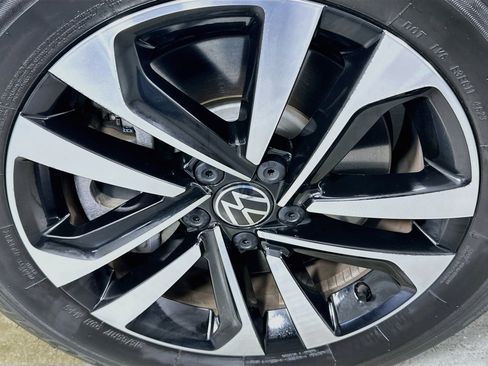 Used 2024 Volkswagen Tiguan S FWD image 29