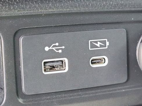 Used 2025 Honda Pilot Touring image 25