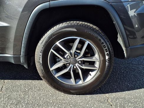 Used 2020 Jeep Grand Cherokee Limited w/ Luxury Group II image 4