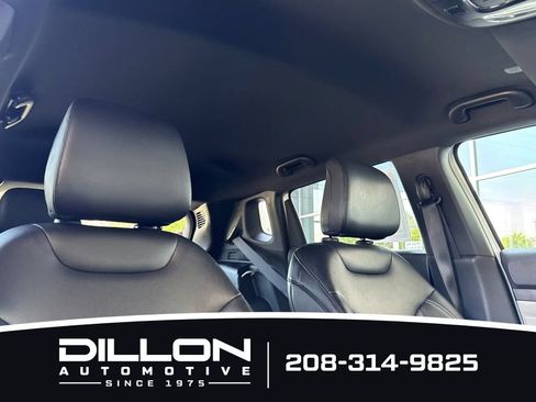 Used 2025 Jeep Compass Limited AWD/4WD image 17
