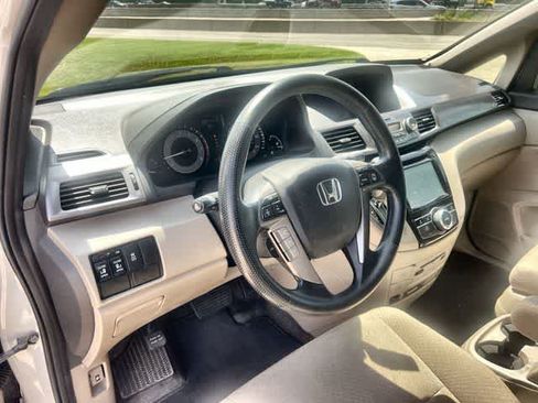 Used 2016 Honda Odyssey SE image 15