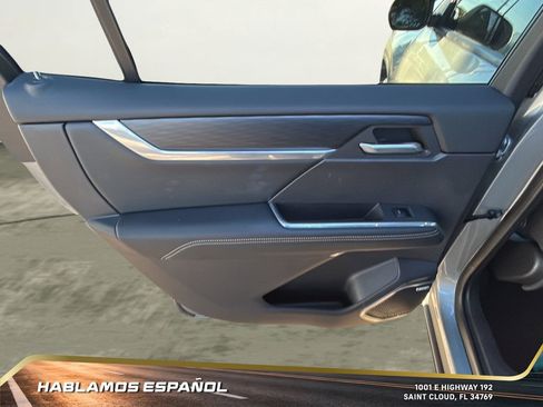 Used 2025 GMC Acadia Elevation image 28