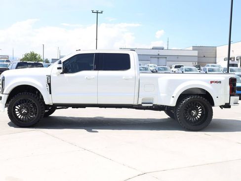 Used 2026 Ford F450 Platinum w/ FX4 Off-Road Package AWD/4WD image 3