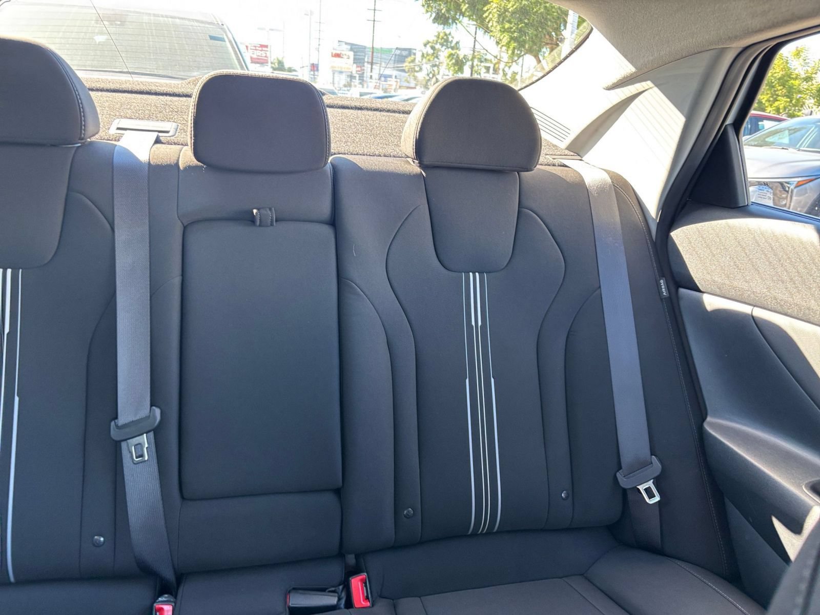 Used 2025 Hyundai Elantra SEL FWD image 38