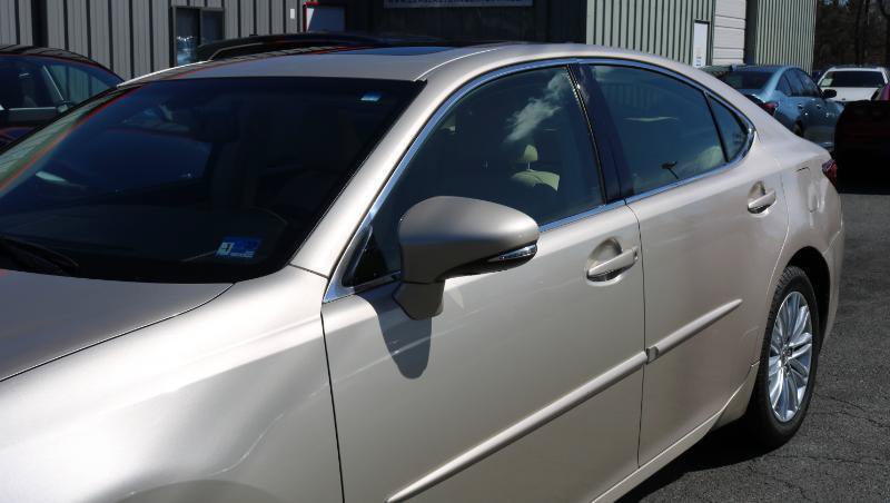 Used 2015 Lexus ES 350 w/ Luxury Package FWD image 5