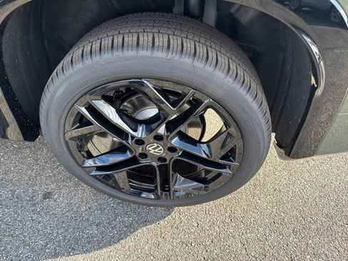 New 2026 Volkswagen Tiguan SE R-Line image 10