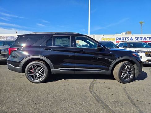 New 2026 Ford Explorer ST-Line w/ ST-Line Street Pack image 3